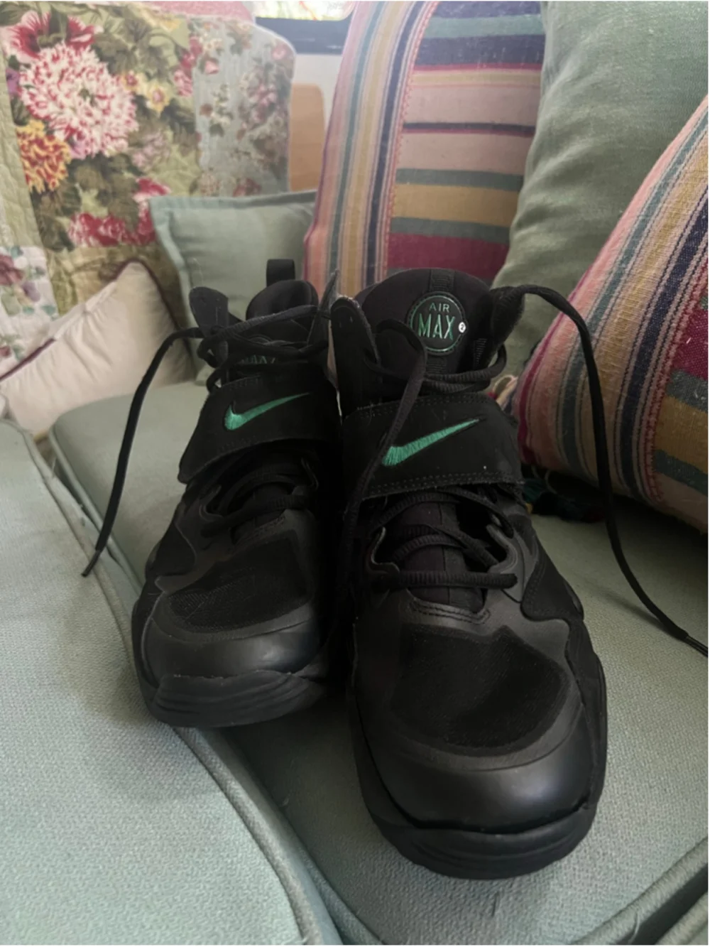 Women's Nike Air Max Black Green Sneakers Size 7